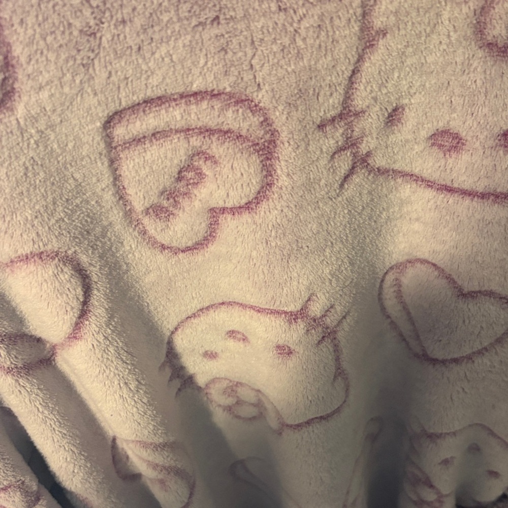 Hello Kitty Lavender Kids Robe - Picture 7 of 7